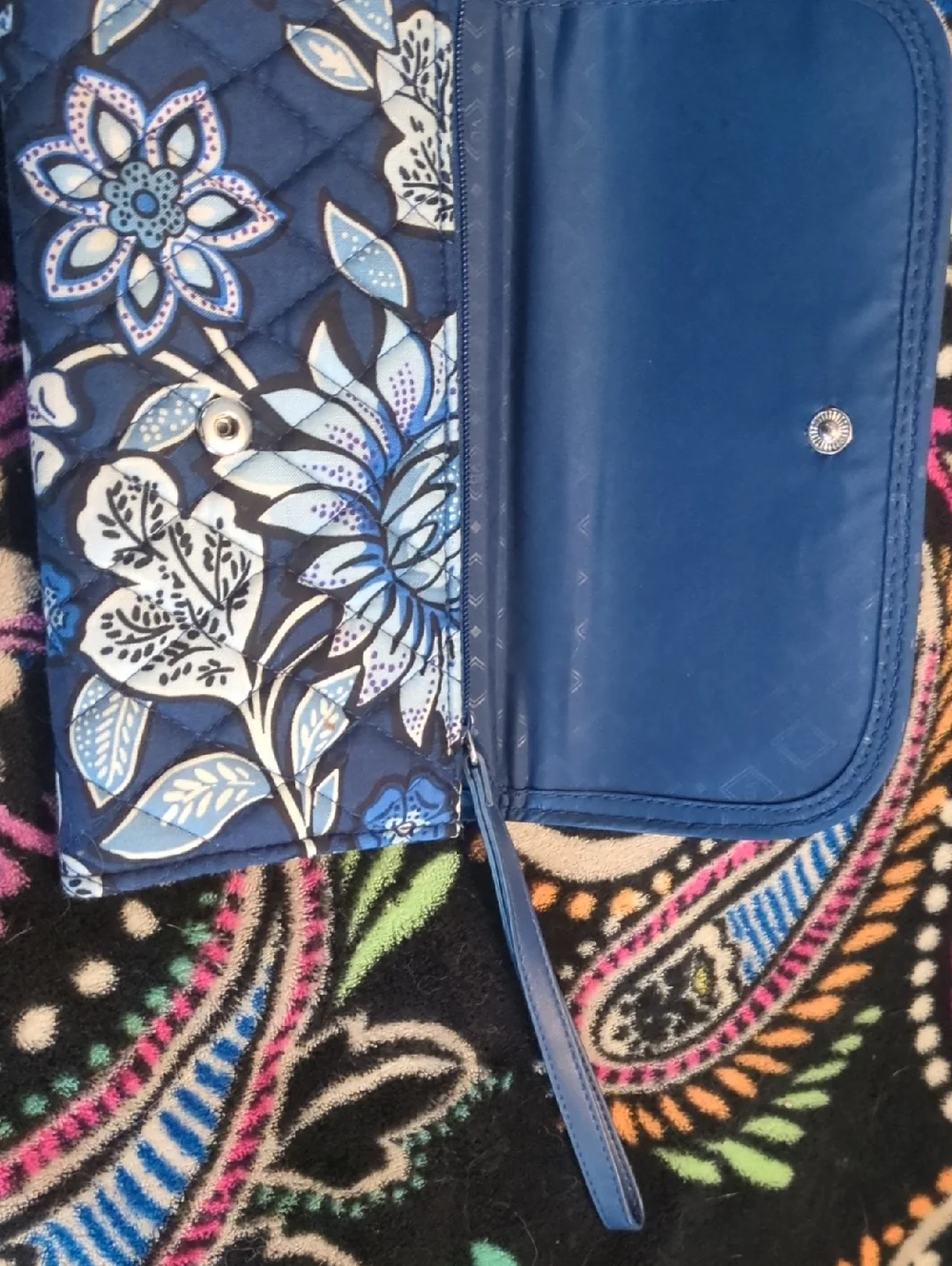 Vera Bradley Blue Floral Quilted Clutch Wallet Wristlet Tropics Tapestry - Picture 7 of 7